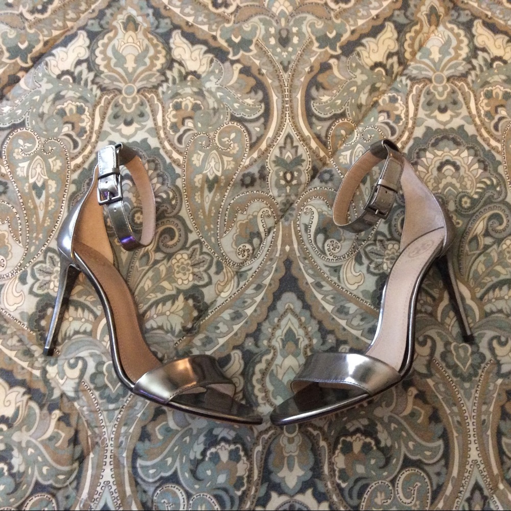 New Tory Burch Keri Nude Metallic Heels Sz 8 M